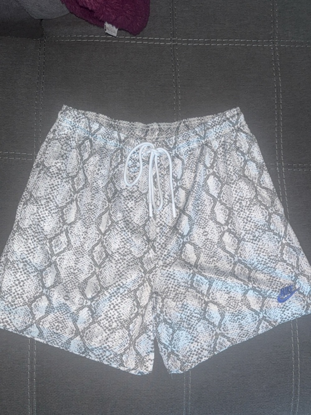 Men's Snake-Print Shorts - White/Grey